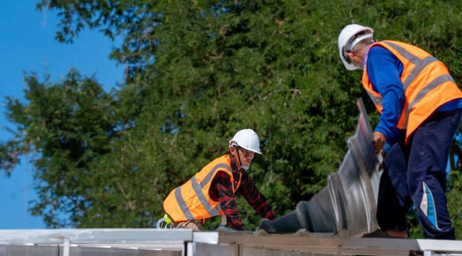 Expert Emergency Roof Repairs services in Lambert, MS
